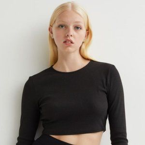 Long sleeve cropped top
